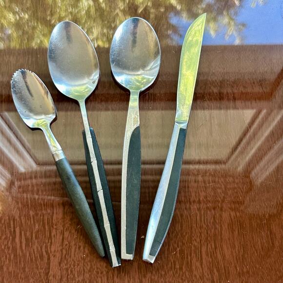 Vintage MCM Stainless Steel and Black Faux Wood Flatware – Set of 4 - Picture 10 of 11